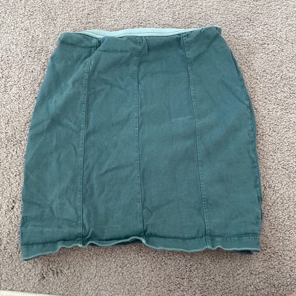 Turquoise skirt - Picture 3 of 3